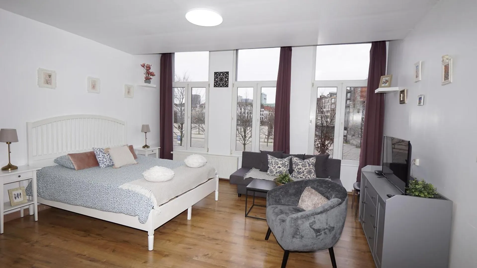 Sint-Jans Appartments أنتويرب شقة